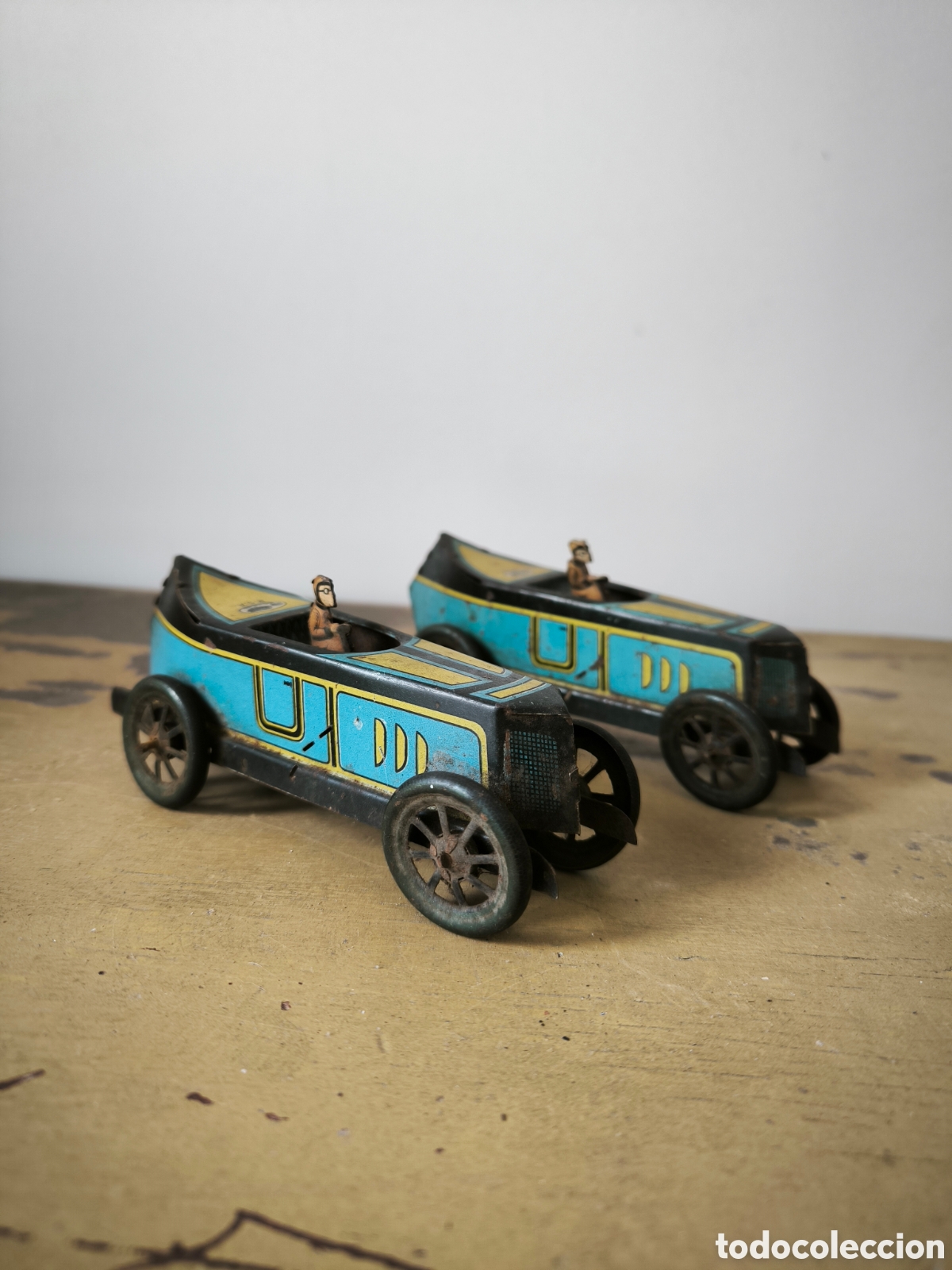 Brinquedos antigos de folha-de-Flandres: Pareja de coches antiguos de juguete marca Rico, a&ntilde;os 20 en hojalata litografiada.