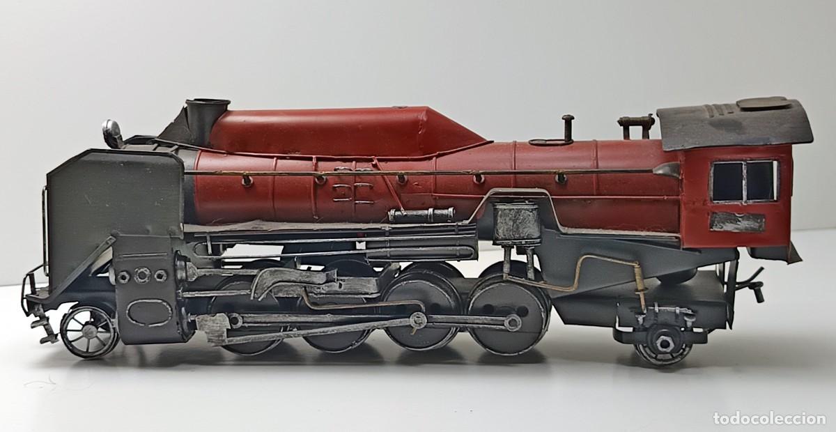 Jouets anciens en fer-blanc: ANTIGUA MAQUETA LOCOMOTORA DE HOJALATA Y METAL HECHA A MANO 40 X 14 X 9 CENTIMETROS