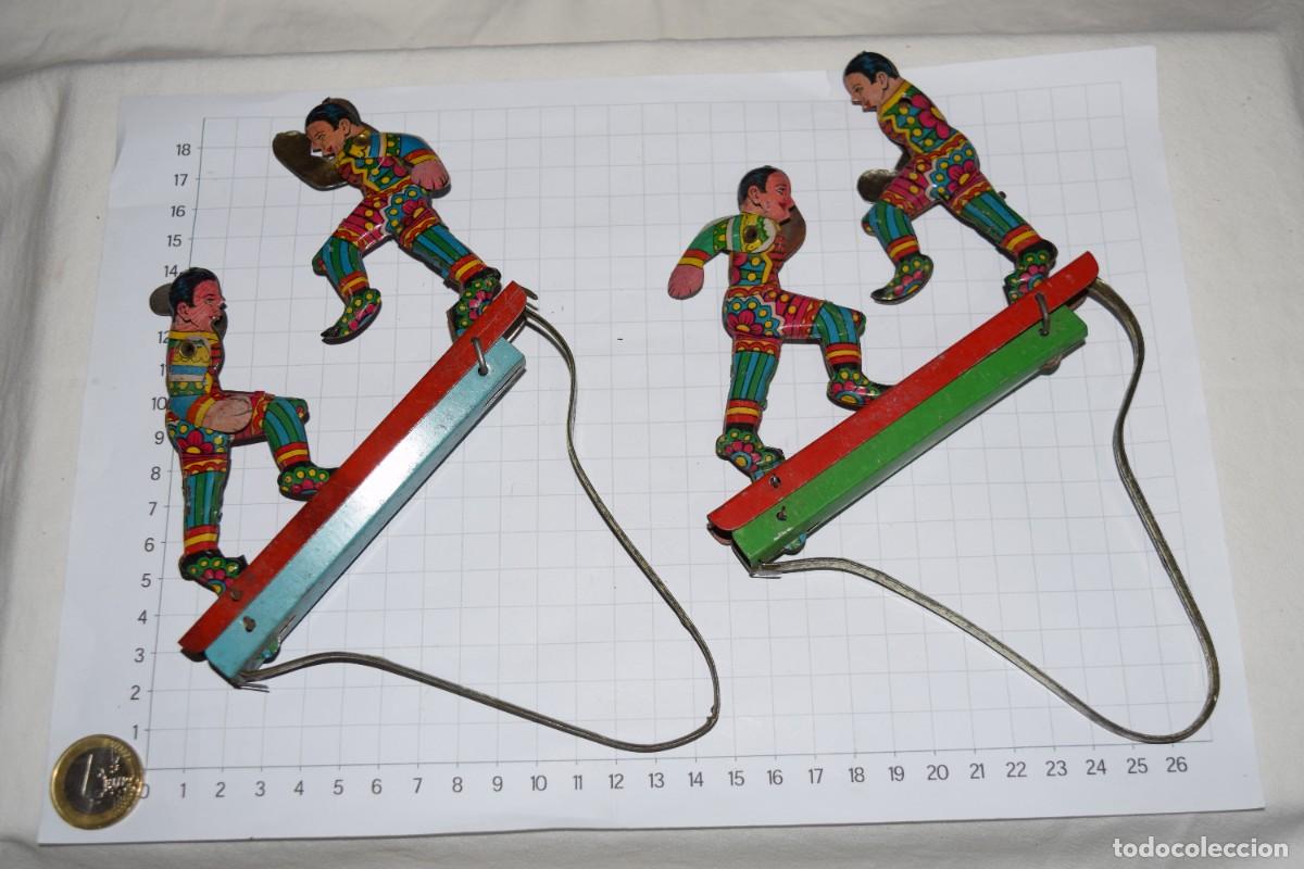 Giocattoli antichi di latta: Conjunto de 2 juegos de mano, hojalata litograf&iacute;ada - BOXEADORES LUCHANDO - &iexcl;Mira fotos y detalles!