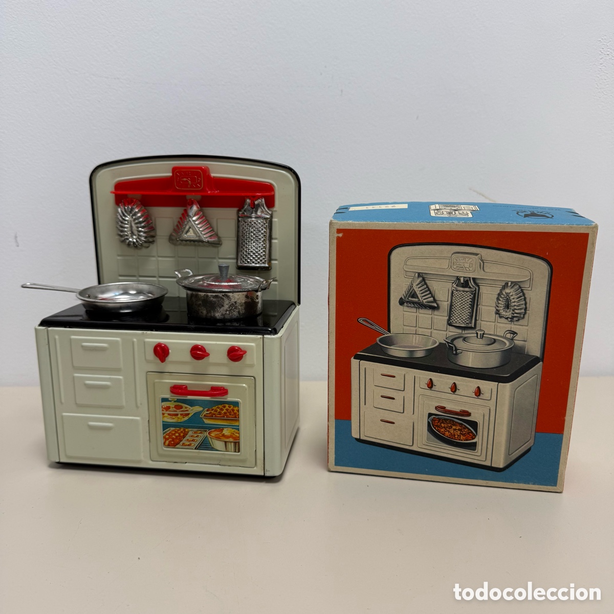 Juguetes antiguos de hojalata: Cocina en miniatura Fuchs Germany. A&ntilde;os 50 con accesorios