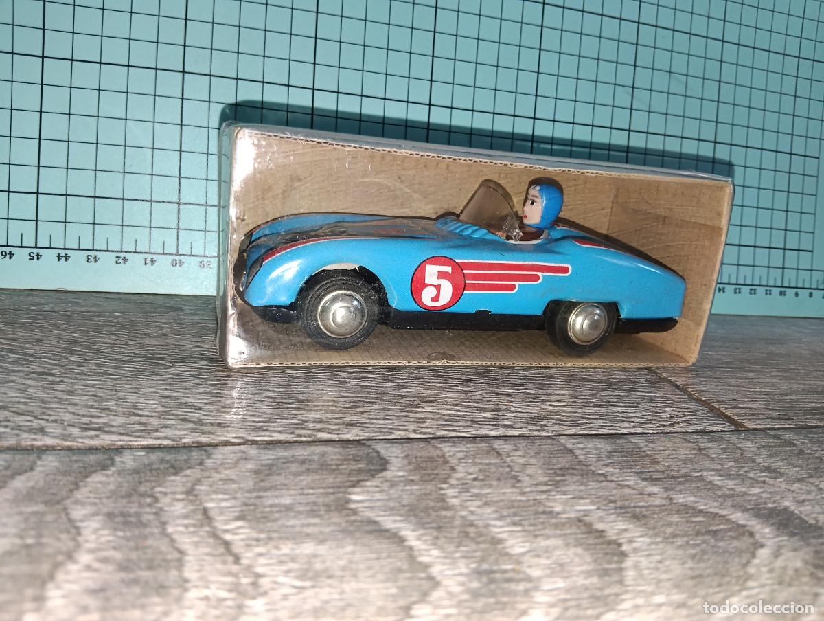 Juguetes antiguos de hojalata: Reproduccion juguete de hojalata Coche modelo MF 800 Tin toys a fricci&oacute;n