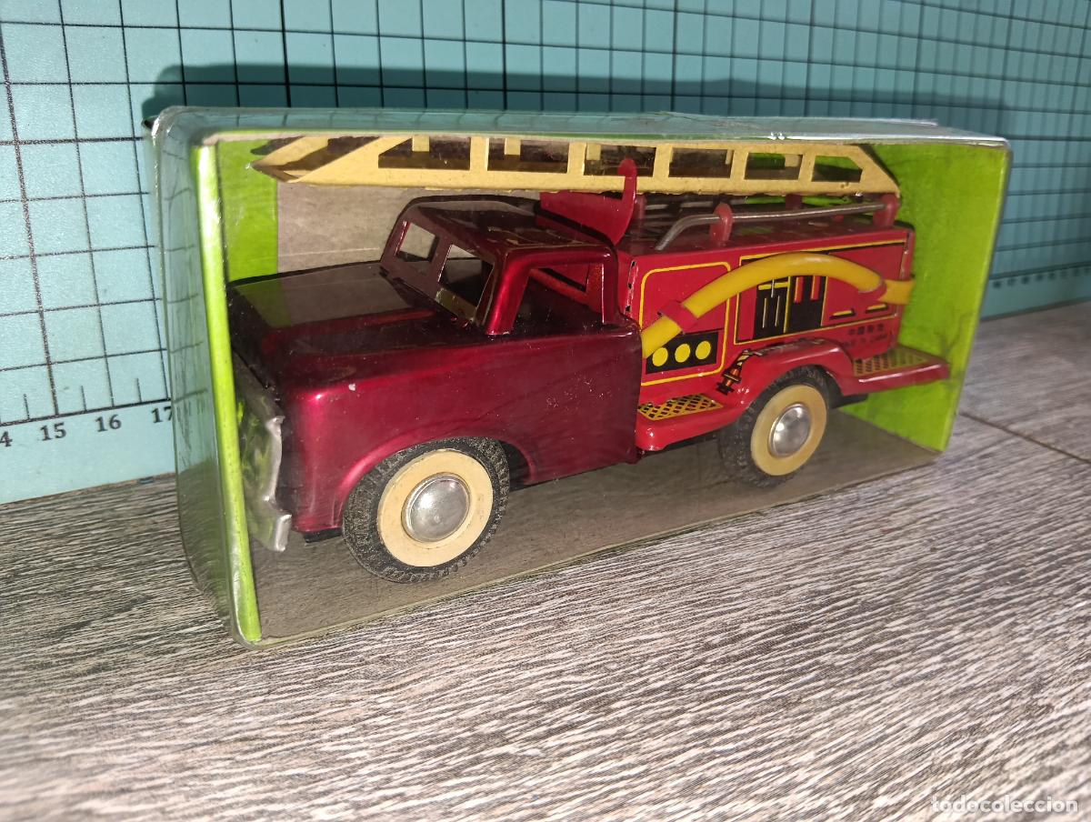 Juguetes antiguos de hojalata: Reproduccion juguetes de hojalata Cami&oacute;n de bomberos a Fricci&oacute;n Tin Toys