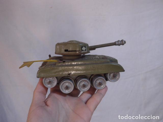 Juguetes antiguos de hojalata: Antiguo tanque de hojalata aleman de juguete a identificar, made in Germany, a restaurar.