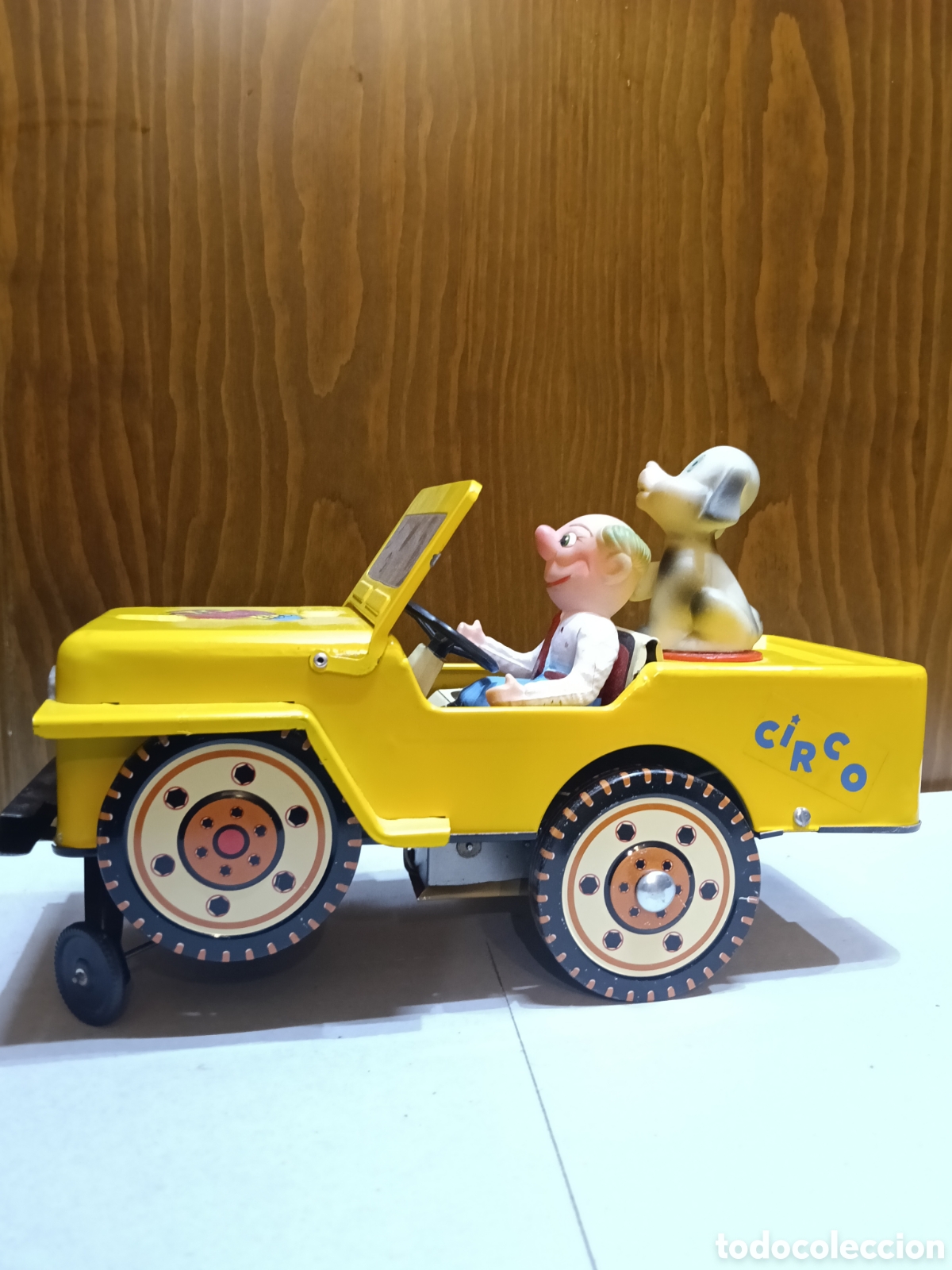 Juguetes antiguos de hojalata: Jeep Circo Clim a pilas - Foto 3