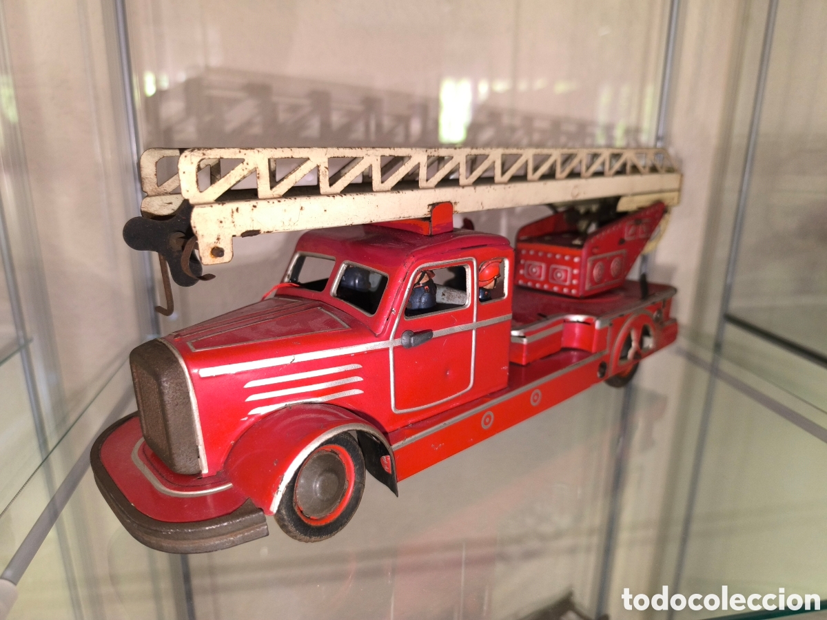 Juguetes antiguos de hojalata: Extraordinario Cami&oacute;n de Bomberos de Hojalata Litografiada. G&Uuml;NTHERMANN. Western Germany, c. 1950.