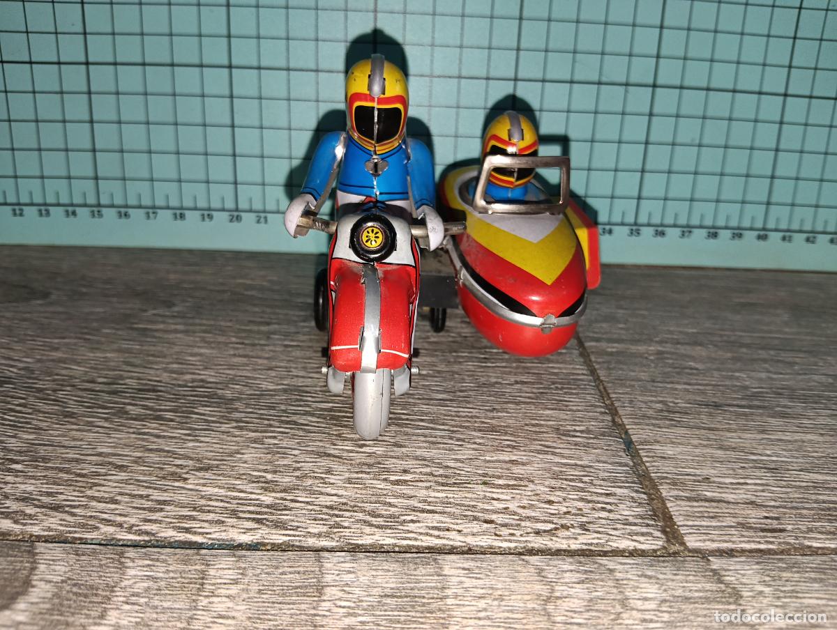 Juguetes antiguos de hojalata: Reproducci&oacute;n Juguete de hojalata a cuerda Tin Toys moto con sidecar moteros