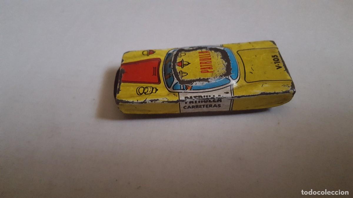 Juguetes antiguos de hojalata: Peque&ntilde;o coche antiguo de hojalata, Patrulla Carreteras.