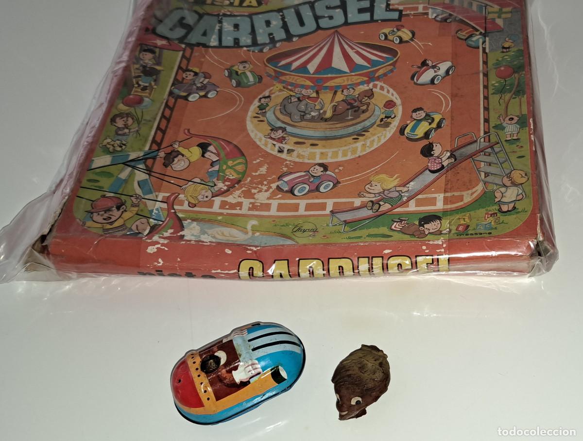 Antikes Blechspielzeug: PISTA CARRUSEL N&ordm; 5 - PAYVA - IBI ( Alicante ) CON SU COCHE Y COCHE TAXI DE OVERLAND TRAFFIC GAME