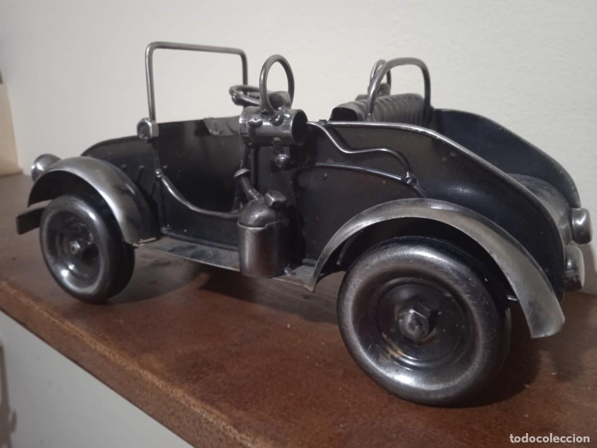 Juguetes antiguos de hojalata: Coche descapotable met&aacute;lico - Foto 3