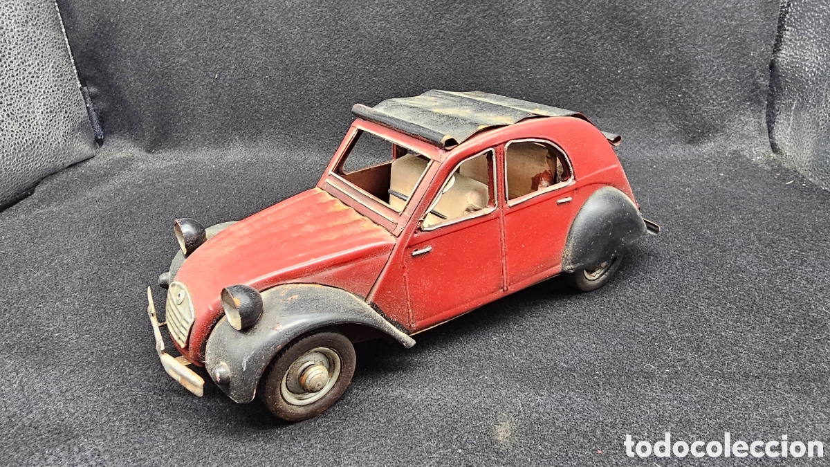 Juguetes antiguos de hojalata: Coche de hojalata........