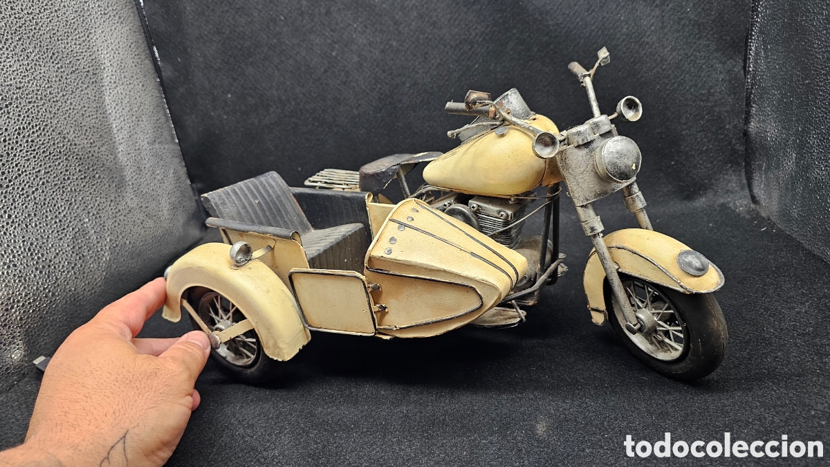 Juguetes antiguos de hojalata: Motocicleta sidecar de hojalata
