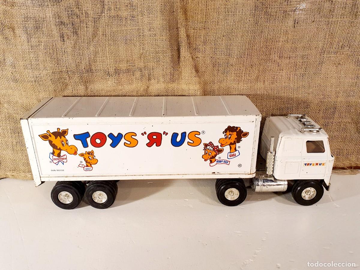 Juguetes antiguos de hojalata: Cami&oacute;n trailer Ertl de Toys R us. USA. 1980.