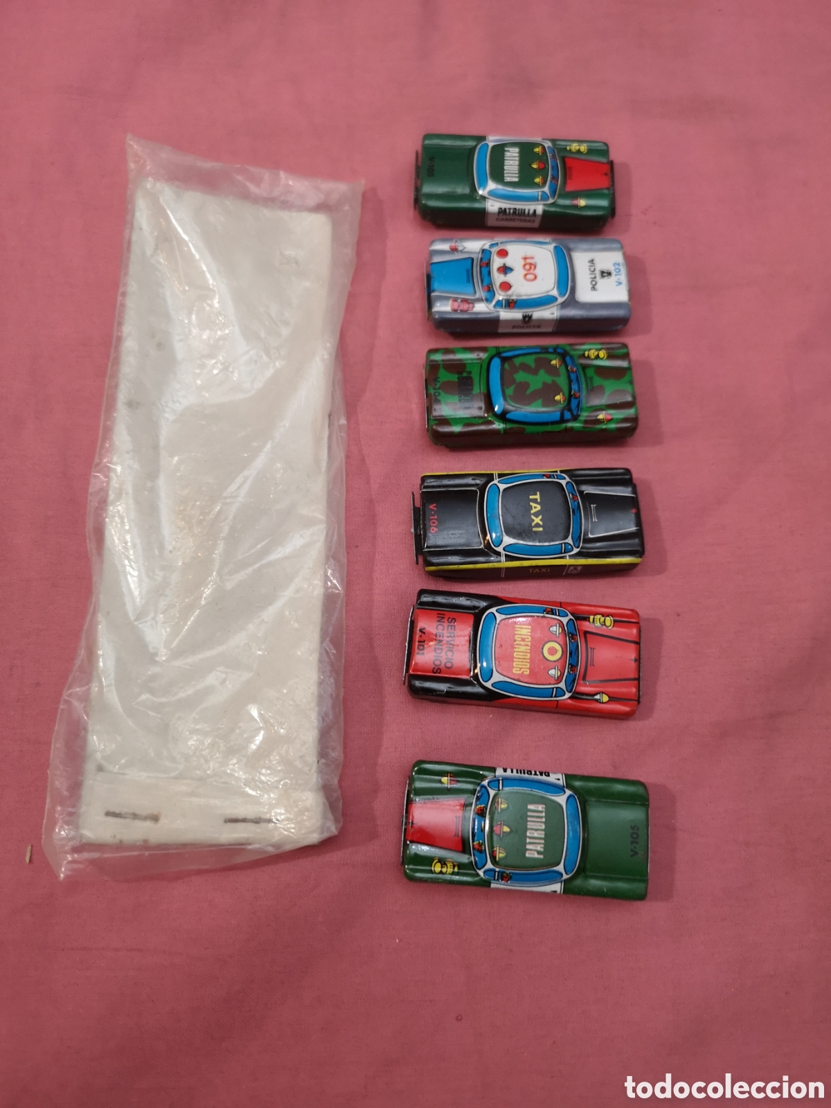 Jouets anciens en fer-blanc: Bolsa con 6 coches de chapa de 5,7 cm. BASTANTE BIEN. &iquest;Payv&aacute;? A&ntilde;os 70.