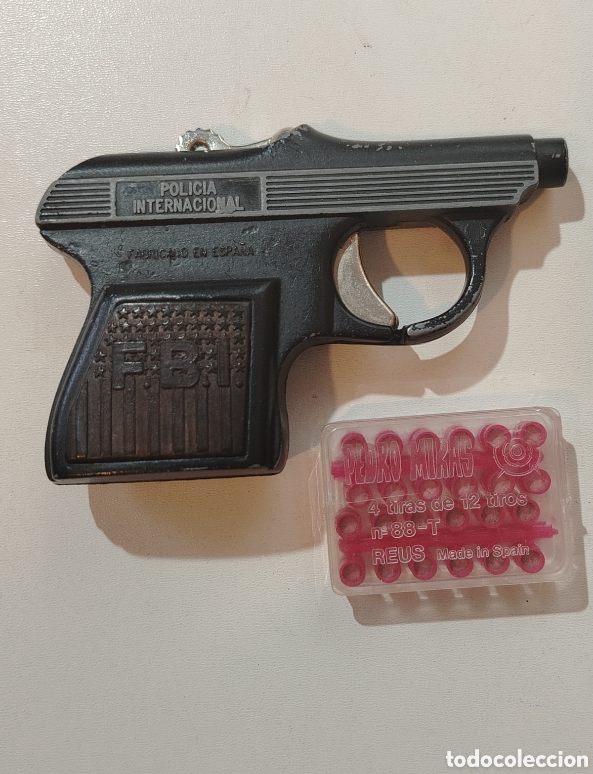 Juguetes antiguos de hojalata: Pistola juguete redondo polic&iacute;a internacional fbi a&ntilde;os 70