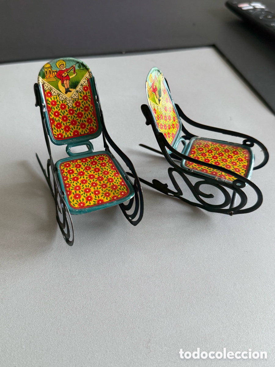 Juguetes antiguos de hojalata: Pareja de mecedoras pueden ser Rico o Pay&aacute; hojalata litografiada miden 10 x 8 x 4 cms ver fotos