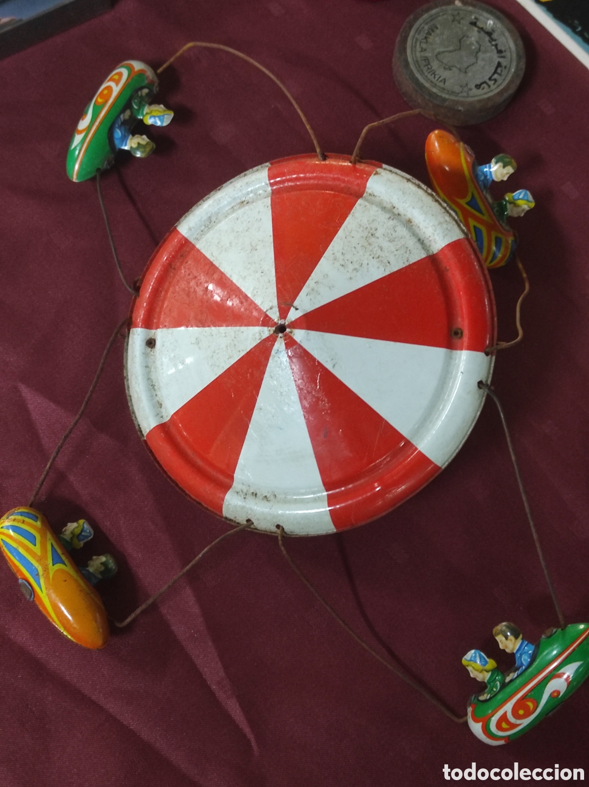Juguetes antiguos de hojalata: Vintage Carrusel juguete. Toy from Dumbo, West Germany, 1950s