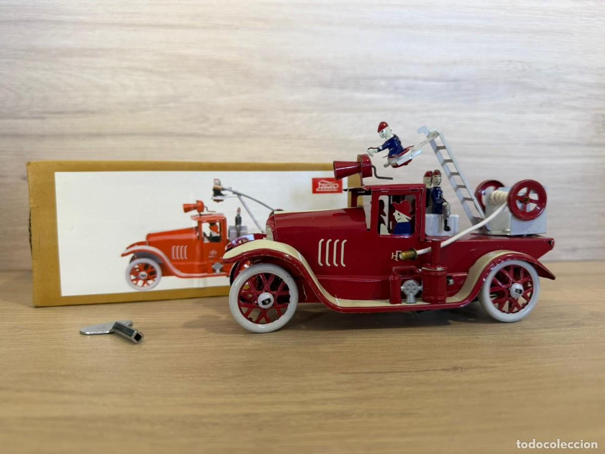 Tin Toys: Cami&oacute;n de Bomberos de Hojalata / Reproducci&oacute;n (Paya, 1905)