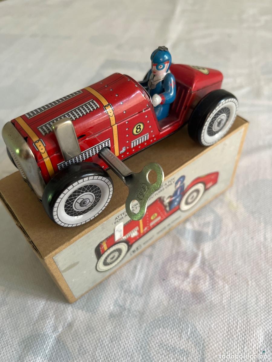 Juguetes antiguos de hojalata: Coche de hojalata a cuerda - Foto 2