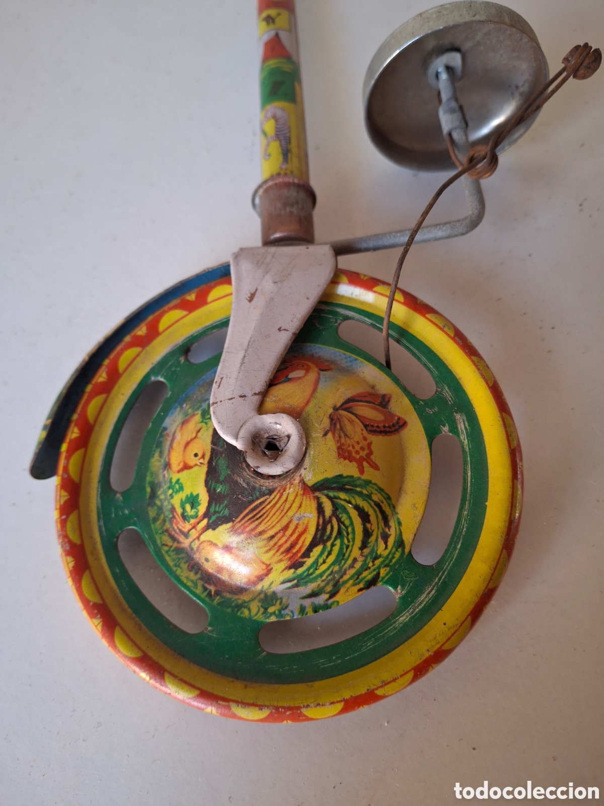 Juguetes antiguos de hojalata: BASTON CON RUEDA Y TIMBRE PARA NI&Ntilde;OS - Foto 3
