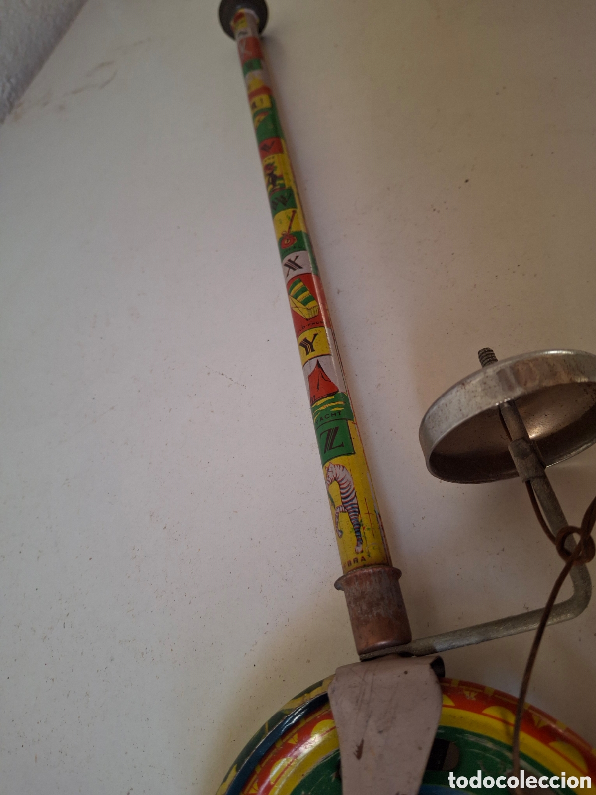 Juguetes antiguos de hojalata: BASTON CON RUEDA Y TIMBRE PARA NI&Ntilde;OS - Foto 4