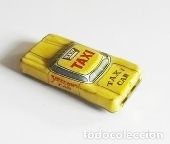 Brinquedos antigos de folha-de-Flandres: TAXI YELLOW CAB - ANTIGUO COCHECITO DE HOJALATA - PEQUE&Ntilde;O COCHE JUGUETE - VINTAGE - AMARILLO