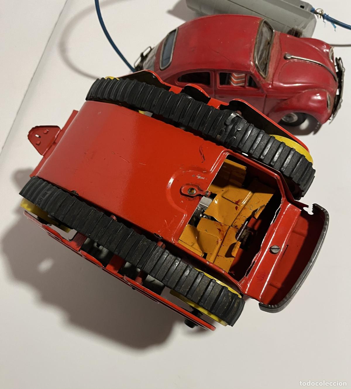 Juguetes antiguos de hojalata: Escarabajo y tractor oruga - Foto 5