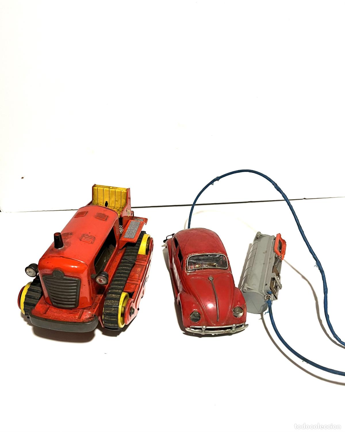 Juguetes antiguos de hojalata: Escarabajo y tractor oruga