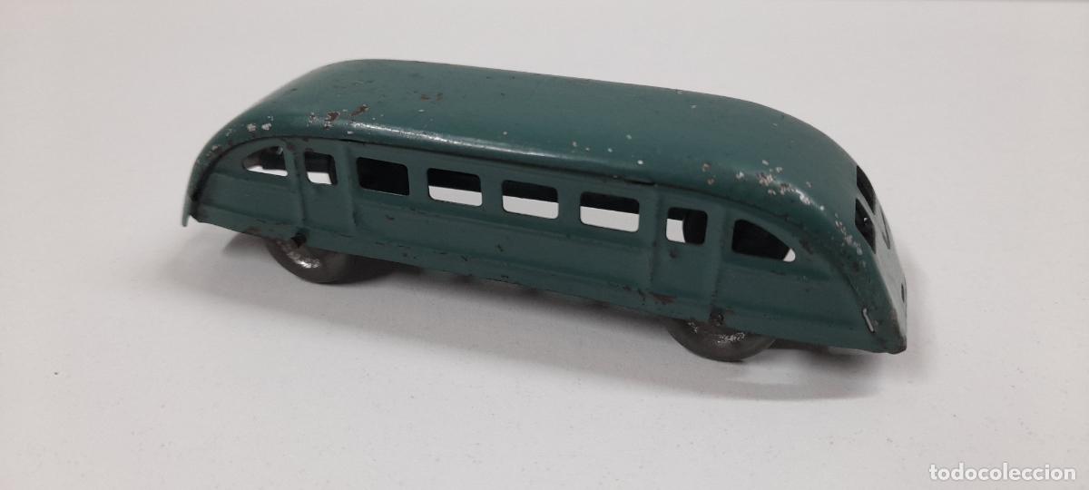 Juguetes antiguos de hojalata: CURIOSO AUTOBUS / VEHICULO . REALIZADO EN HOJALATA . ORIGINAL A&Ntilde;OS 30 / 40 MEDIDA DE FRENTE 11,5 CM