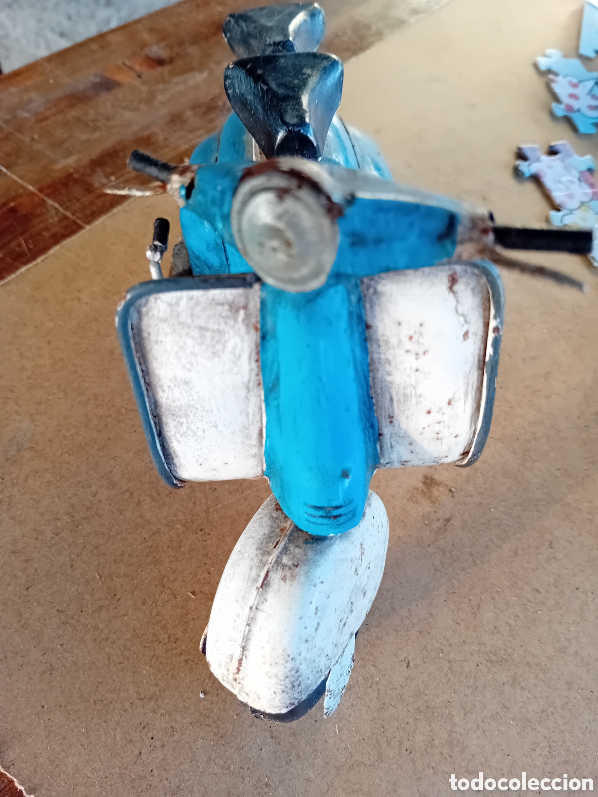 Juguetes antiguos de hojalata: Motocicleta r&eacute;plica Vespa / Lambretta decorativa de hojalata estilo vintage retro