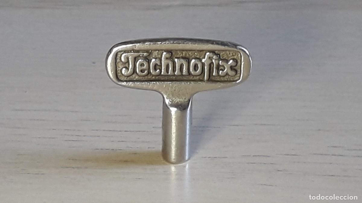 Juguetes antiguos de hojalata: Llave para dar cuerda wind-up key, metal, Juguetes Technofix Germany. Original a&ntilde;os 50-60.