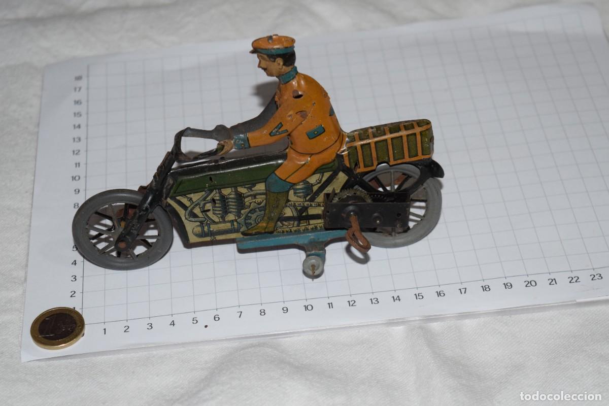 Jouets anciens en fer-blanc: Motocicleta, posiblemente Johann Distler - Hojalata litograf&iacute;ada - Sobre 1920 &iexcl;Mira fotos/detalles!