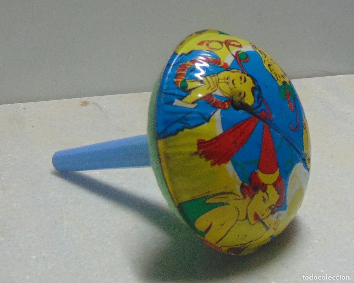 Juguetes antiguos de hojalata: ANTIGUO SONAJERO DE HOJALATA COLORIDO Y PLASTICO, BUEN ESTADO
