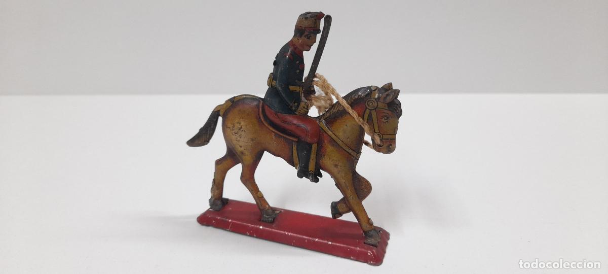 Juguetes antiguos de hojalata: SOLDADO A CABALLO . REALIZADO POR PAYA . HOJALATA LITOGRAFIADA . ORIGINAL A&Ntilde;OS 30 / 40