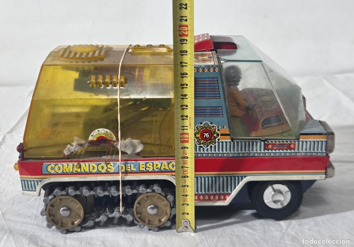 Juguetes antiguos de hojalata: Cami&oacute;n Comando del espacio 76 de Ege, No funciona - Foto 19