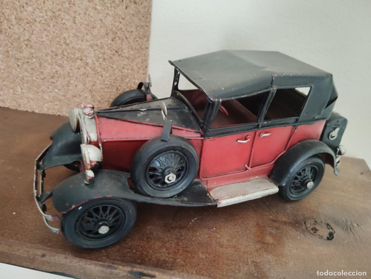 Brinquedos antigos de folha-de-Flandres: coche de epoca metalico medidas 26x11