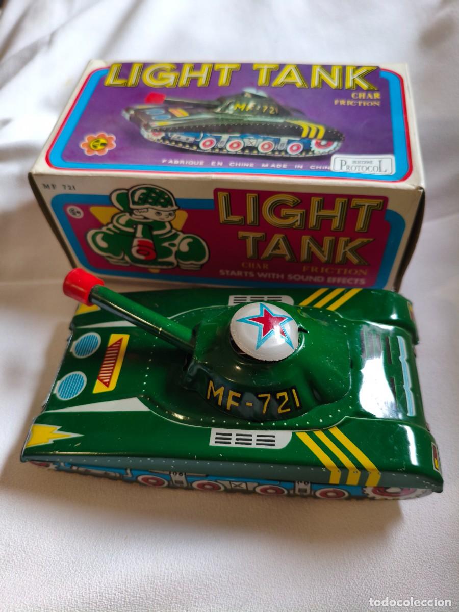 Juguetes antiguos de hojalata: Light Tank (Tanque ligero). Fabricado en China. FM 721. Con su caja. &iquest;a&ntilde;os 80?