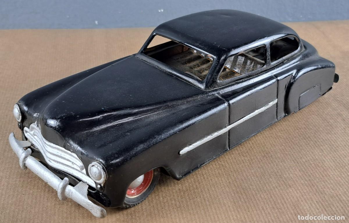 Juguetes antiguos de hojalata: Coche Buick Sedan Rico. Juguete de hojalata. A&ntilde;os 40-50