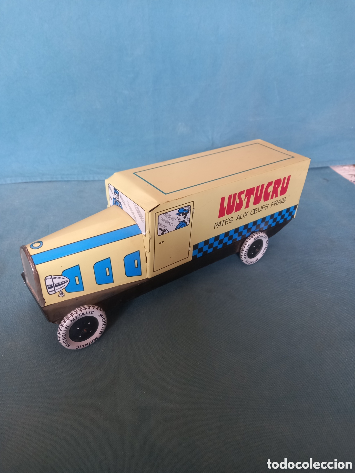 Juguetes antiguos de hojalata: Camion de juguete, de hojalata, publicitario de Lustrucu. Fabricado en Italia. A&ntilde;os 80.