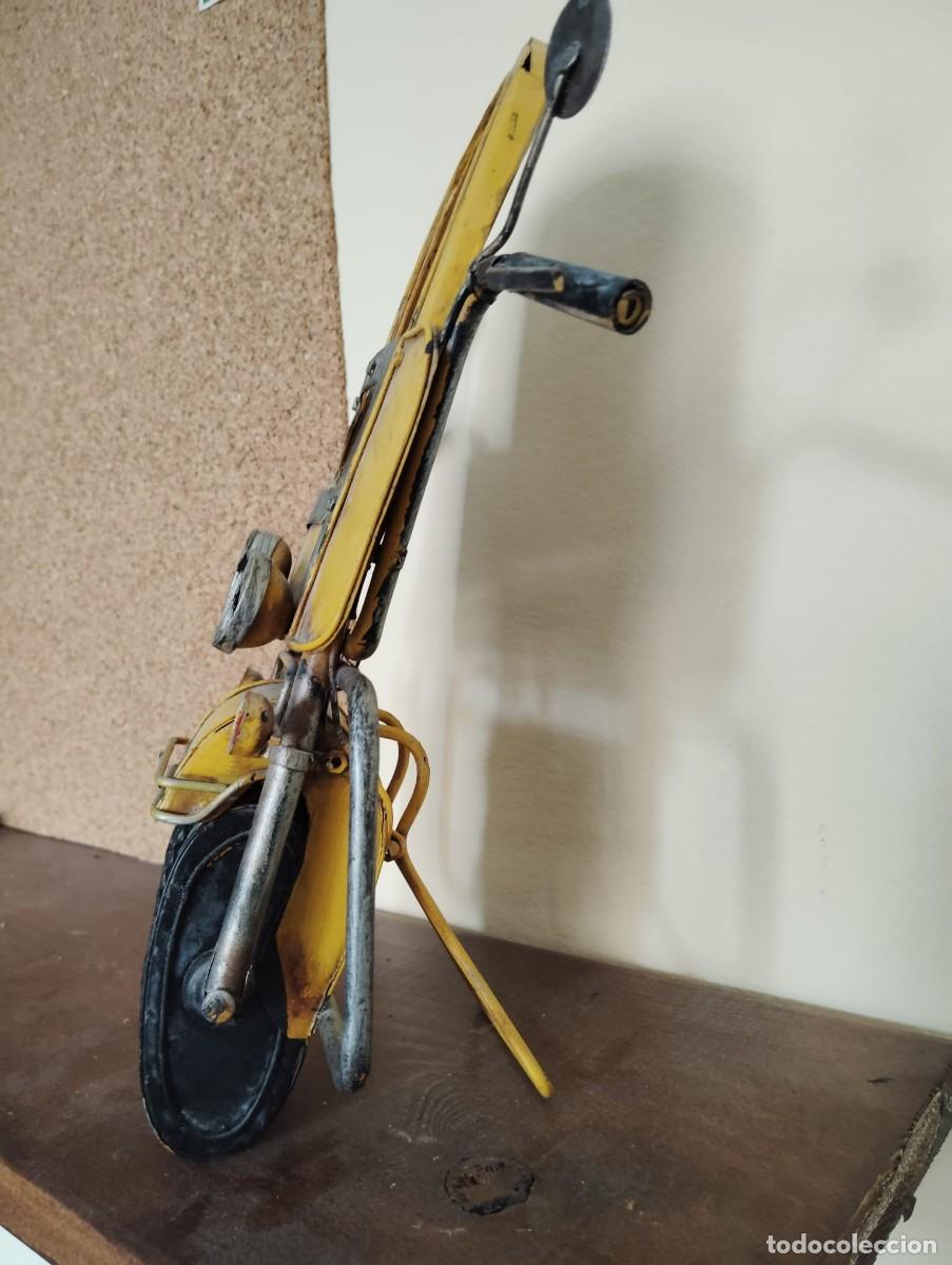 Juguetes antiguos de hojalata: frontal de motocicleta metalico medidas 32x27
