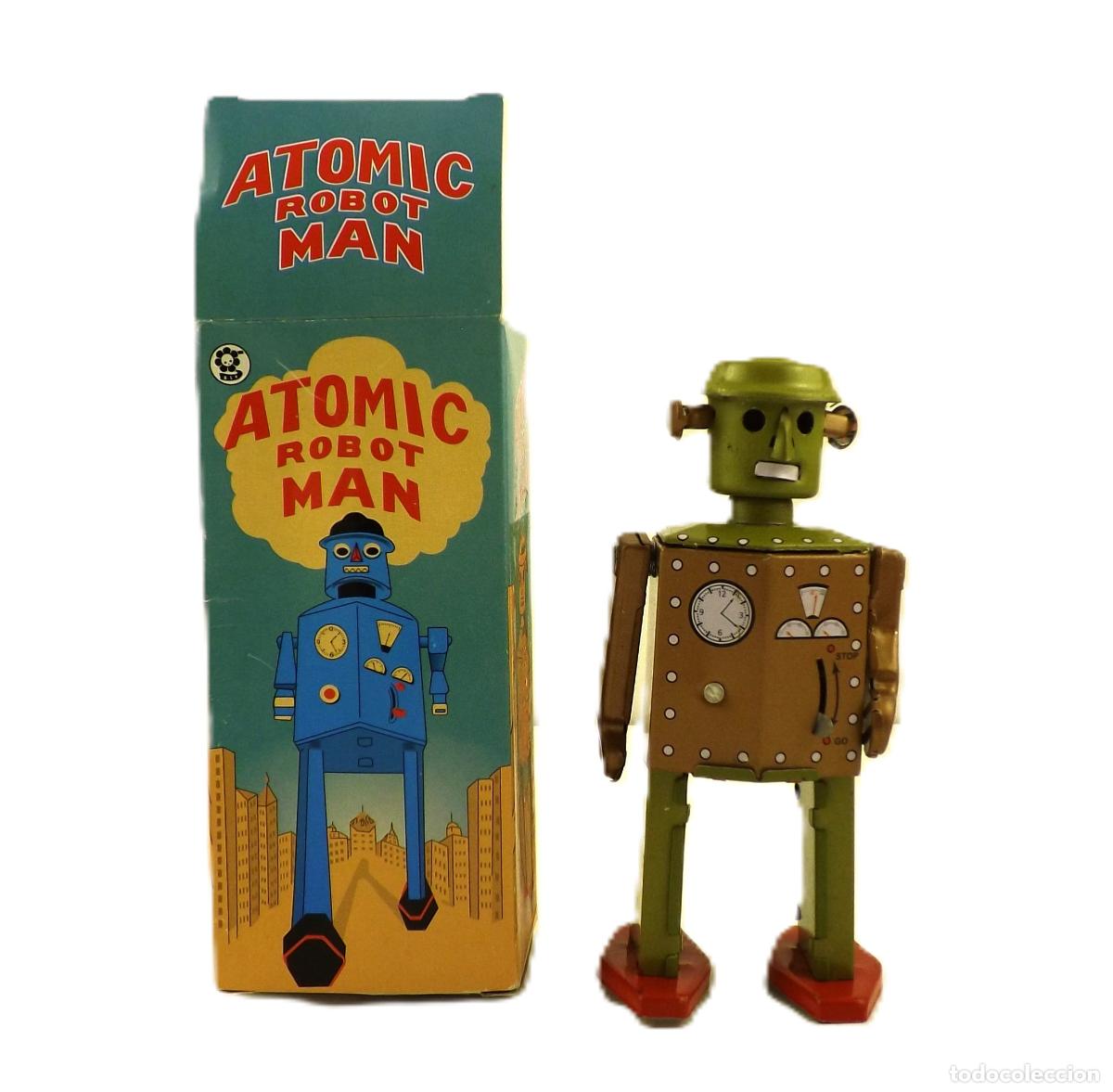 Juguetes antiguos de hojalata: Atomic Robot Man. Funcionamiento a cuerda