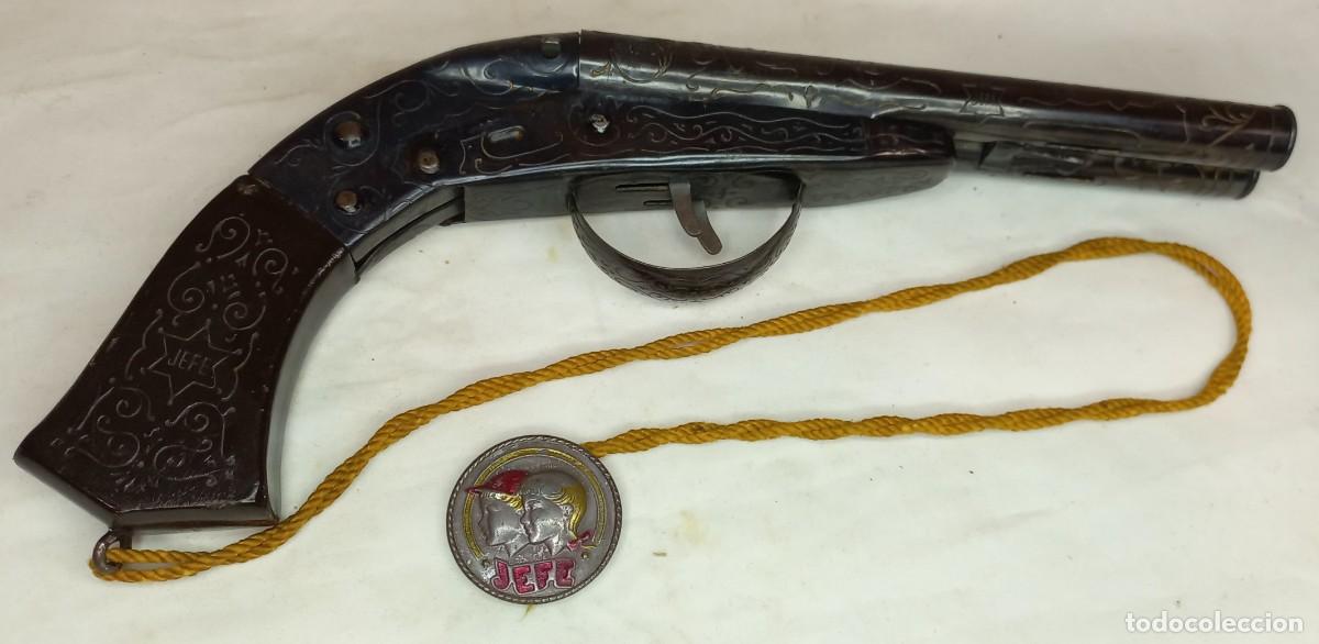 Juguetes antiguos de hojalata: ANTIGUA PISTOLA CACHORRO DE 2 TIROS DE LA MARCA JEFE - A&Ntilde;OS 50