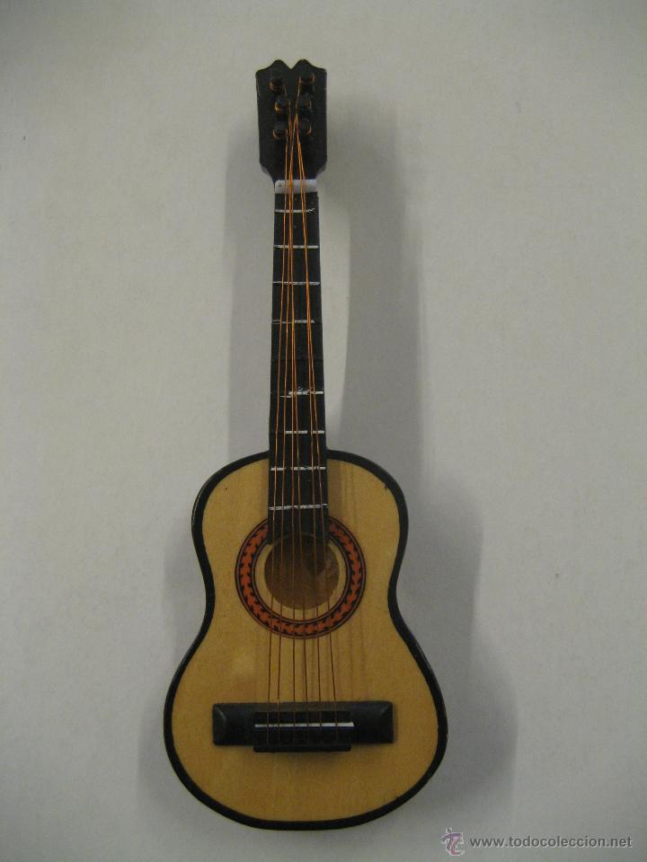 Modelos a escala: GUITARRA A ESCALA - Foto 1