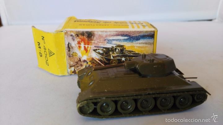 Modelos a escala: eko m8 carro blindado usa - Foto 1
