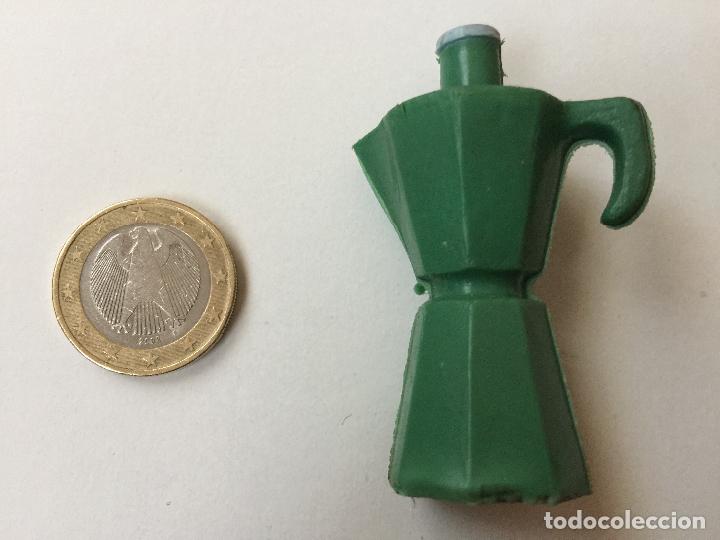 Modelos a escala: CAFETERA DE JUGUETE EN PLASTICO. - Foto 2