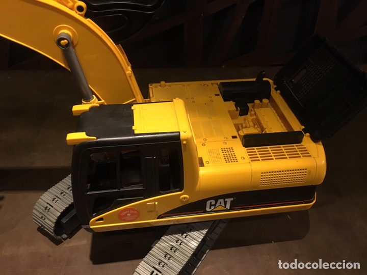 Modelos a escala: Gr&uacute;a marca bruder Caterpillar - Foto 8
