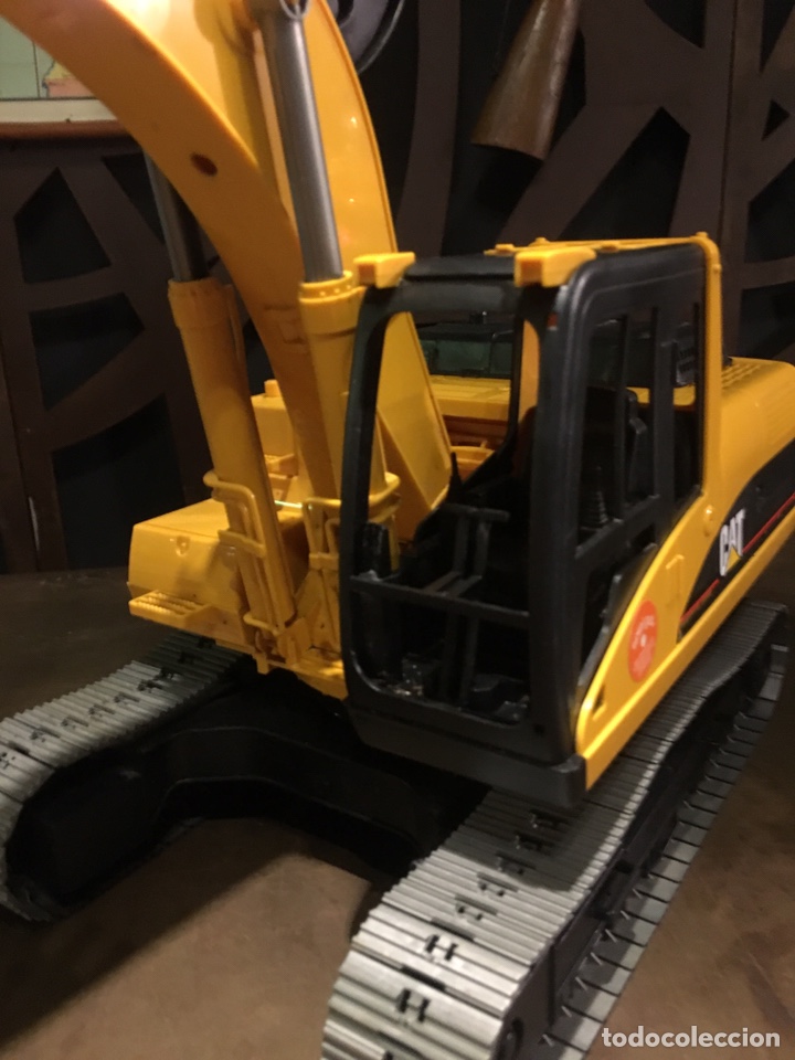 Modelos a escala: Gr&uacute;a marca bruder Caterpillar - Foto 11