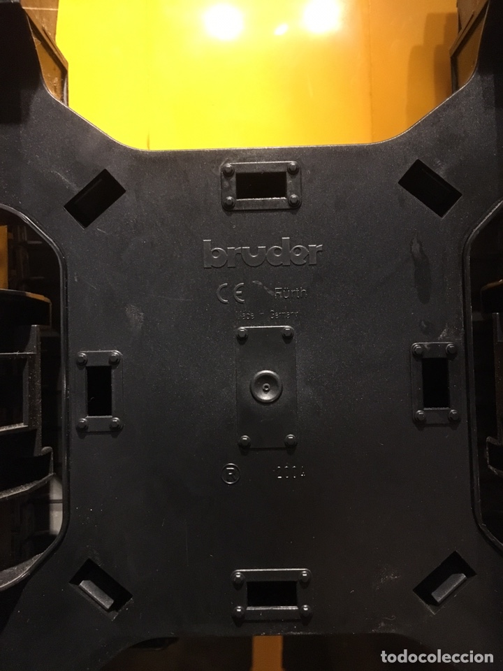 Modelos a escala: Gr&uacute;a marca bruder Caterpillar - Foto 12