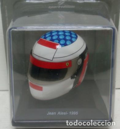 Casque F1 Ferrari Échelle 1/5 - Jean Alesi 1995 (Spark CAS11) | Modèle Collection Sur Socle, Boîte Vitrine