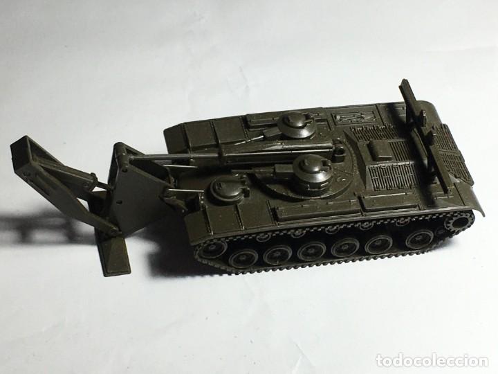 Modelos a escala: VEICHULO MILITAR ROCO M48A1 DBGM - Foto 1