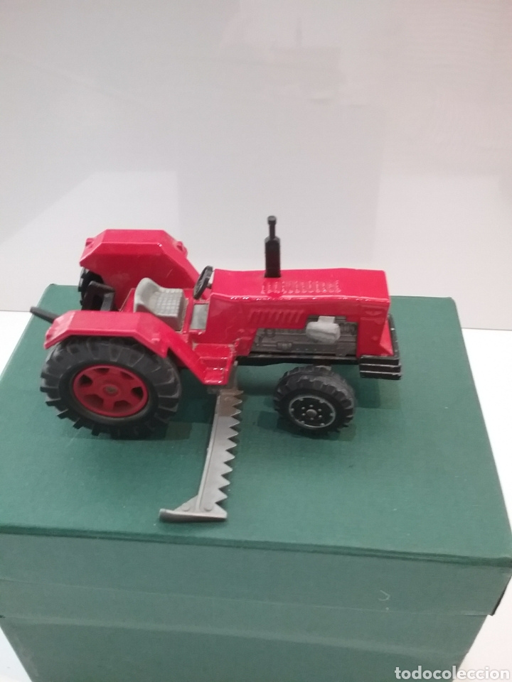 Modelos a escala: Tractor Majorette rojo ech 1/36 - Foto 3